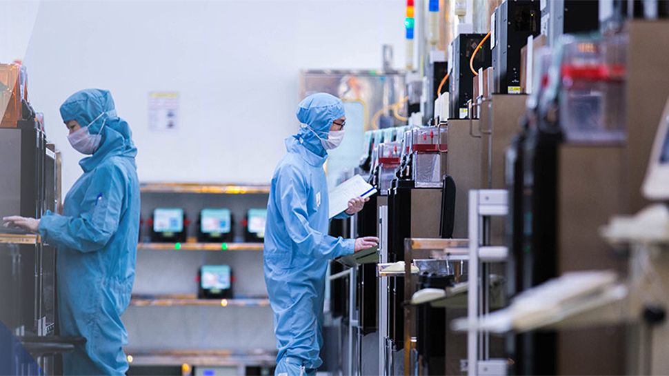 SMIC 창립자이자 AMEC CEO는 중국 팹에 활성 생산 라인에서 국내 칩 제조 도구를 테스트할 것을 촉구합니다. 장비 제조업체는 기록적인 매출을 기록했지만 마진은 하락했습니다.