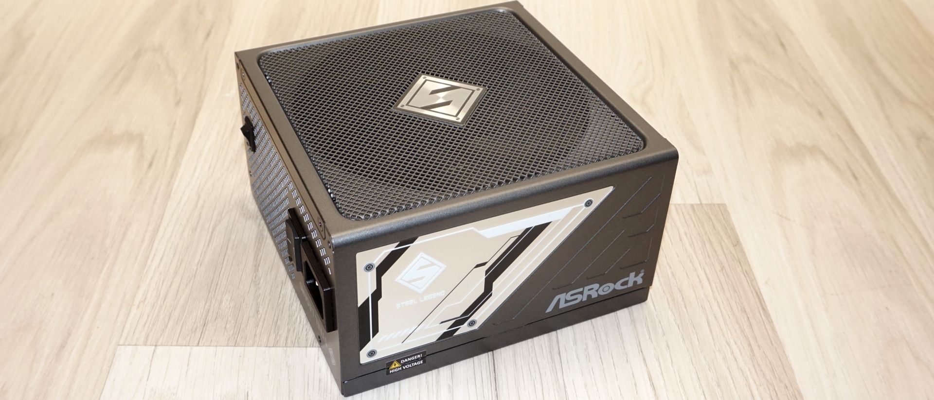 ASRock Steel Legend SL-1200P 파워 서플라이 리뷰: 진정한 플래티넘 효율성과 돋보이는 강점을 겸비하다